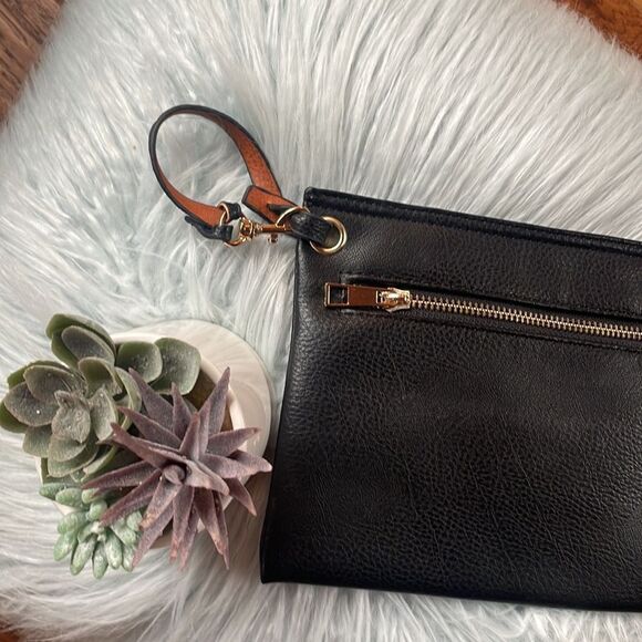 Beautiful leather like clutch - Picture 4 of 11